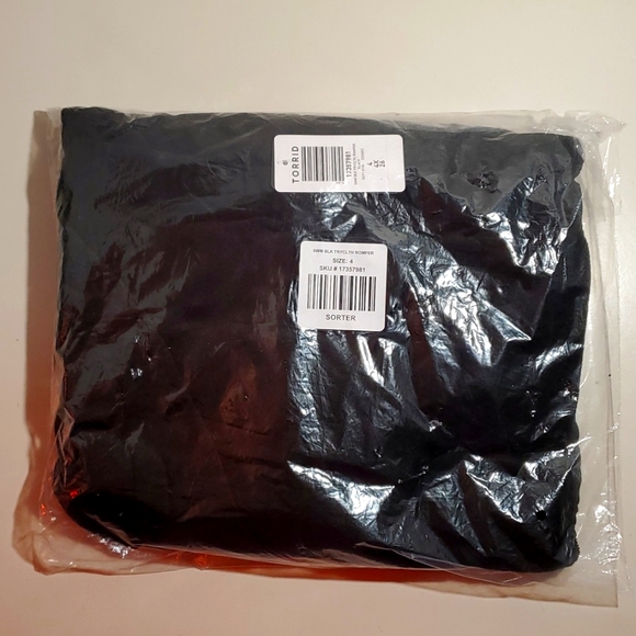 ❤️NWT TORRID PREMIUM SWIM COVER STRAPLESS TERRY ROMPER SHORTS COVER-UP PLUS SIZE - Picture 3 of 11